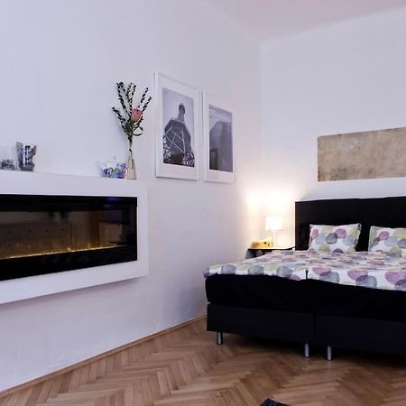 Prague Center Apartment With Fireplace 외부 사진