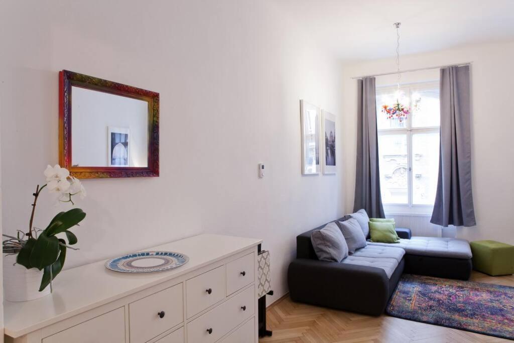 Prague Center Apartment With Fireplace 외부 사진